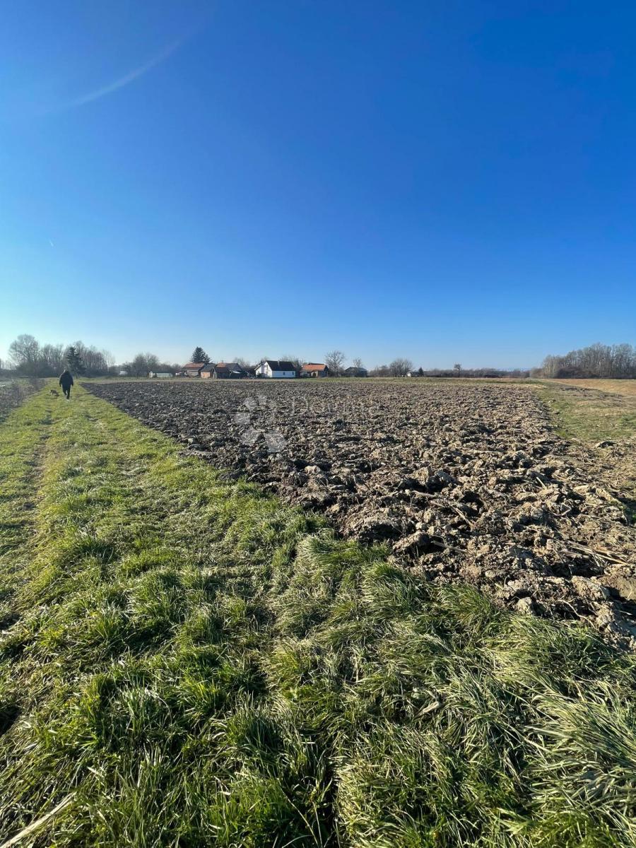 Kmetijsko zemljišče Centar Ivanić-Grad, Ivanić-Grad, 3.214m2