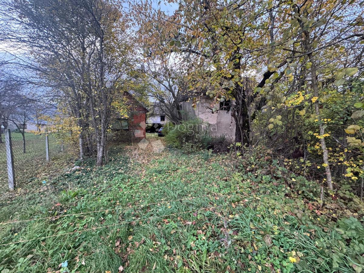 Hiša Čovići, Otočac, 10.000m2