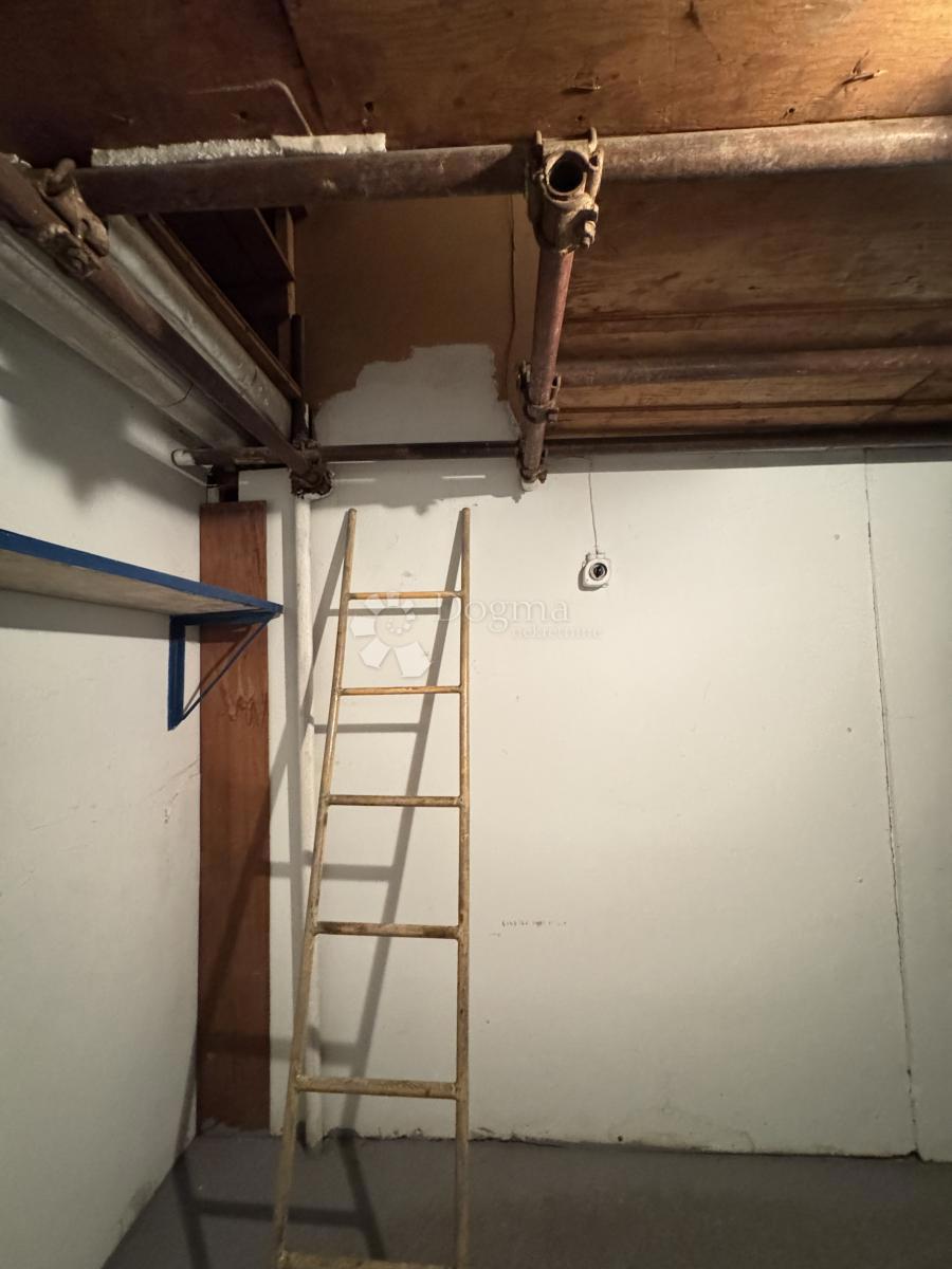 Garaža Travno, Novi Zagreb - Istok, 10,44m2