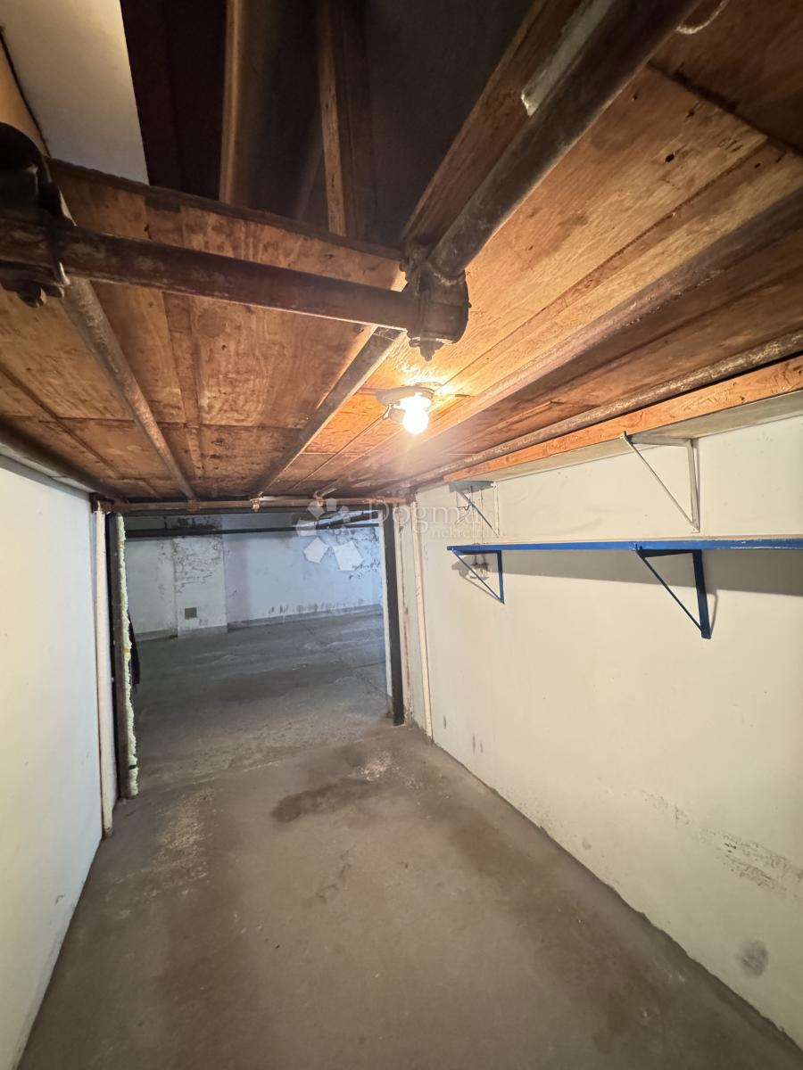 Garaža Travno, Novi Zagreb - Istok, 10,44m2