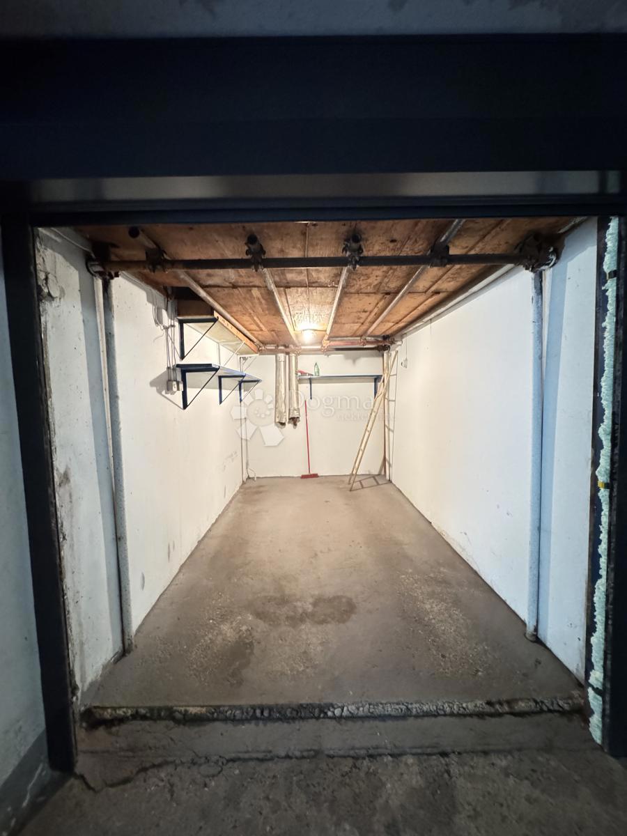 Garaža Travno, Novi Zagreb - Istok, 10,44m2