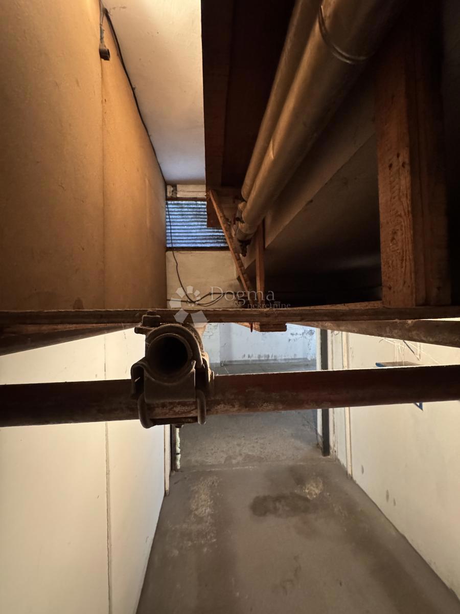 Garaža Travno, Novi Zagreb - Istok, 10,44m2