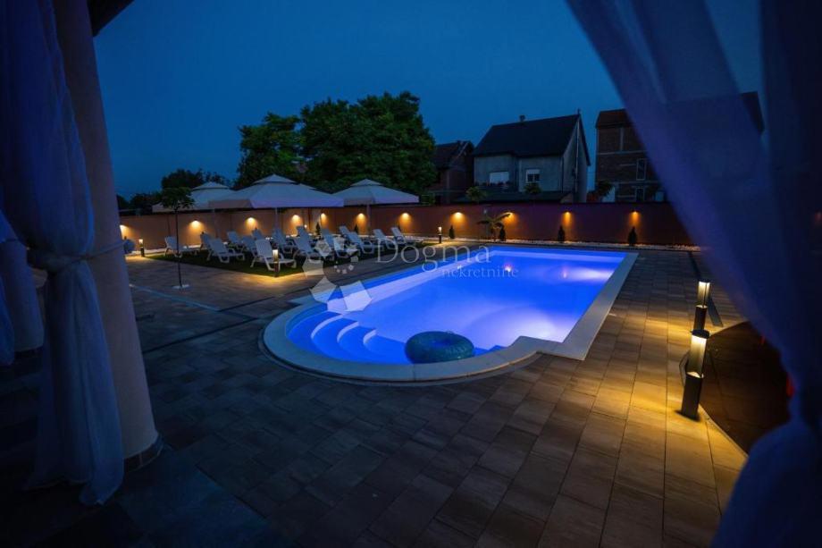 Hiša Adica, Vukovar, 827m2