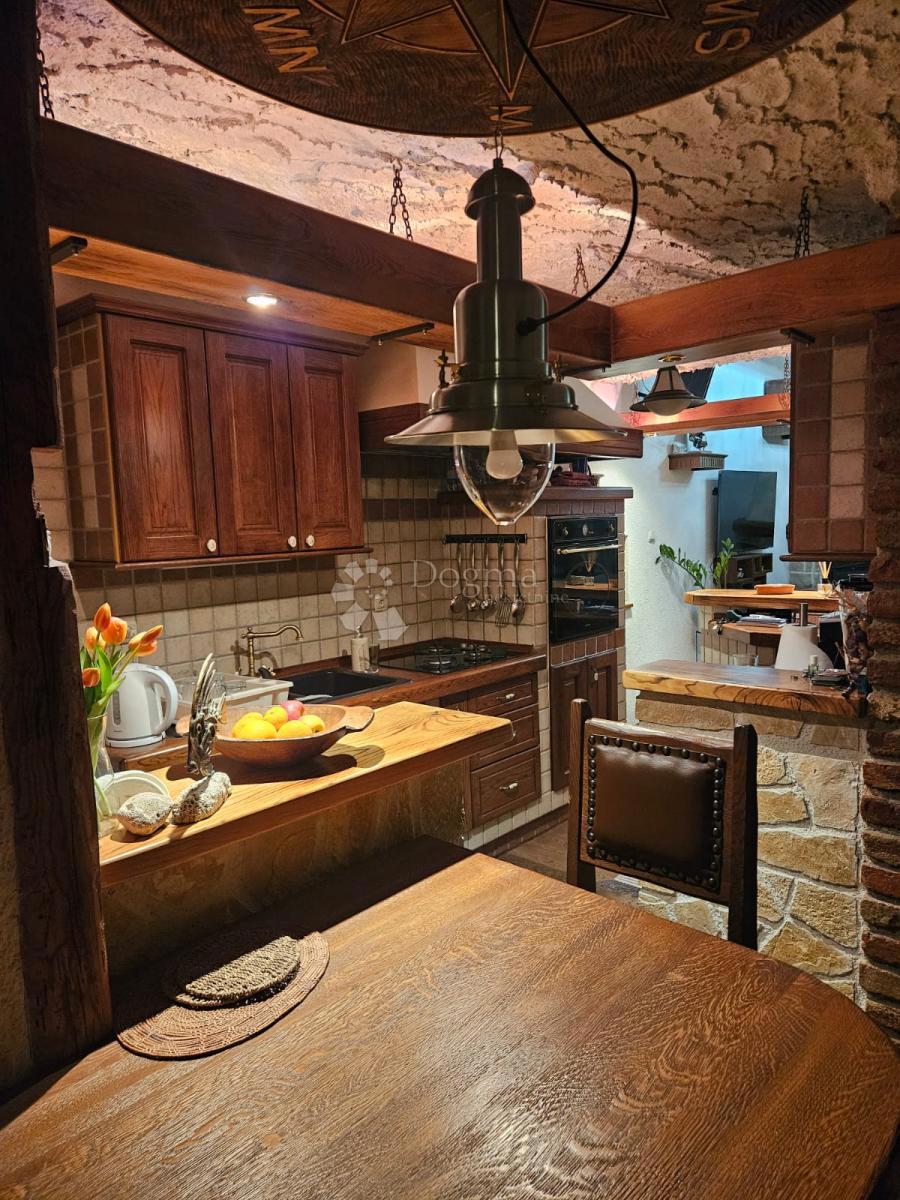 Hiša Trojstveni Markovac, Bjelovar, 541m2