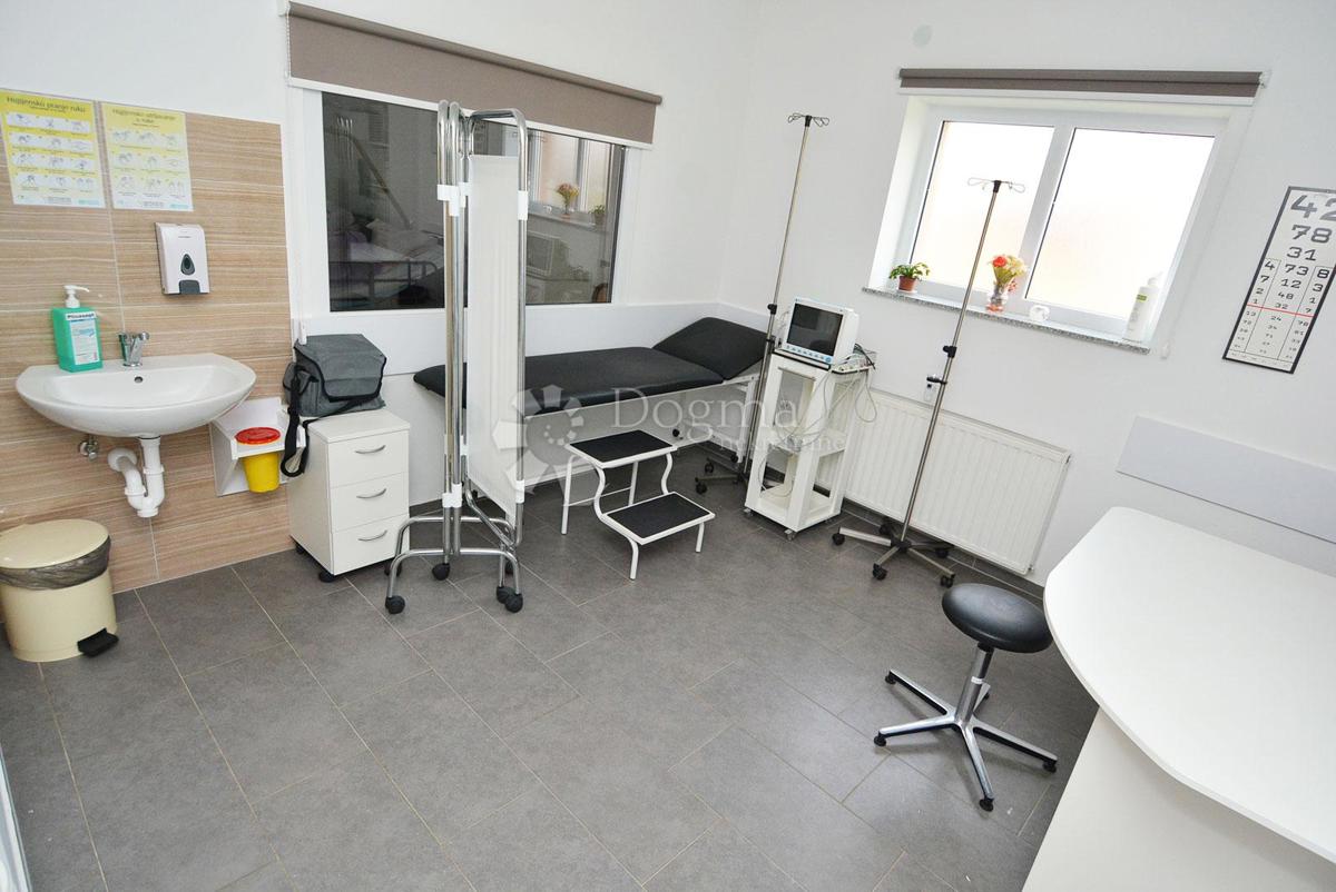 Hiša Trojstveni Markovac, Bjelovar, 541m2