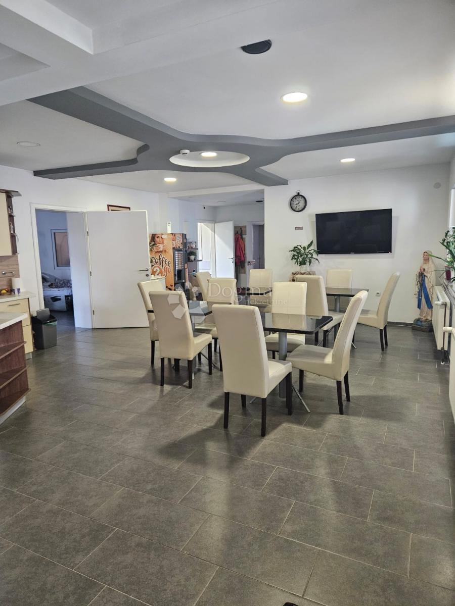 Hiša Trojstveni Markovac, Bjelovar, 541m2