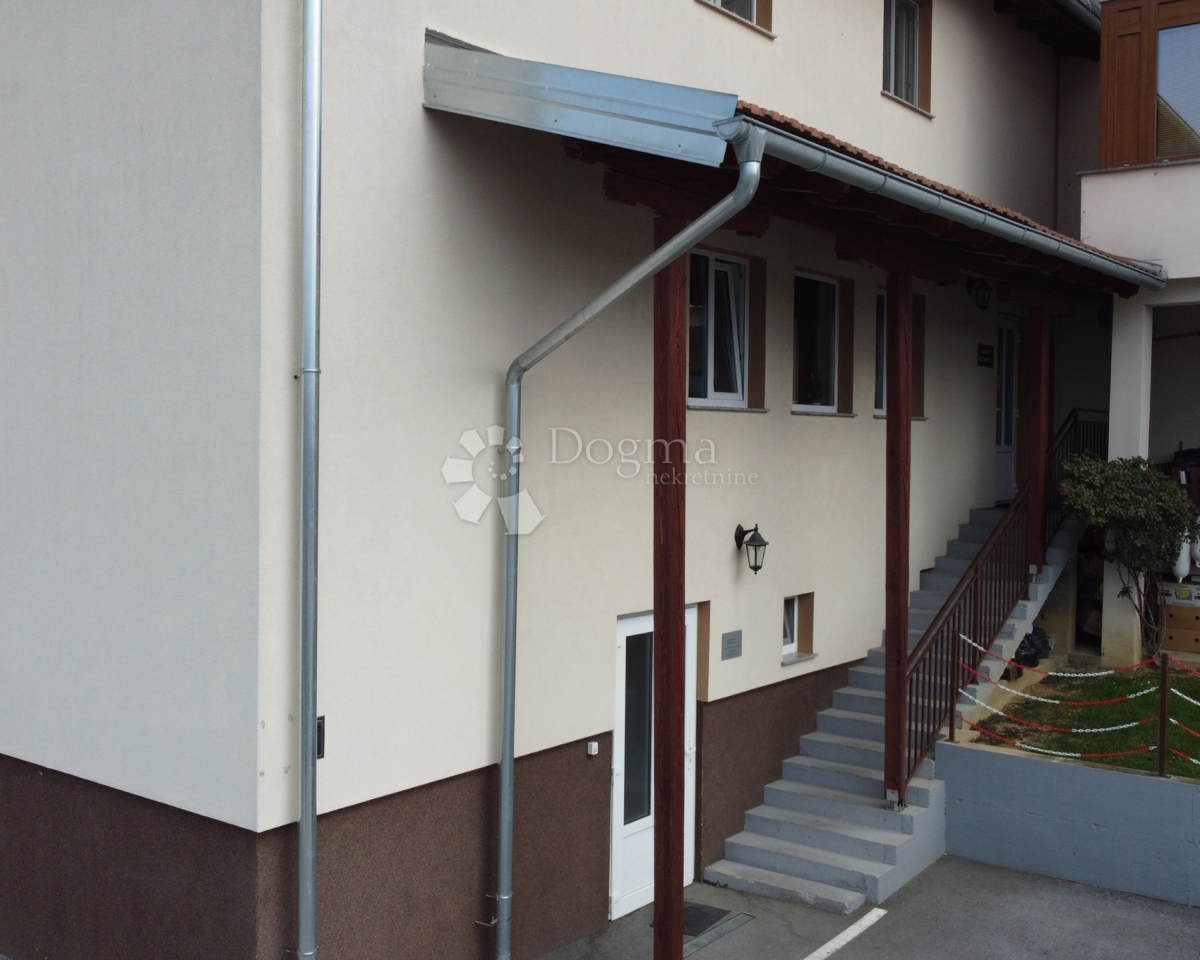 Hiša Trojstveni Markovac, Bjelovar, 541m2