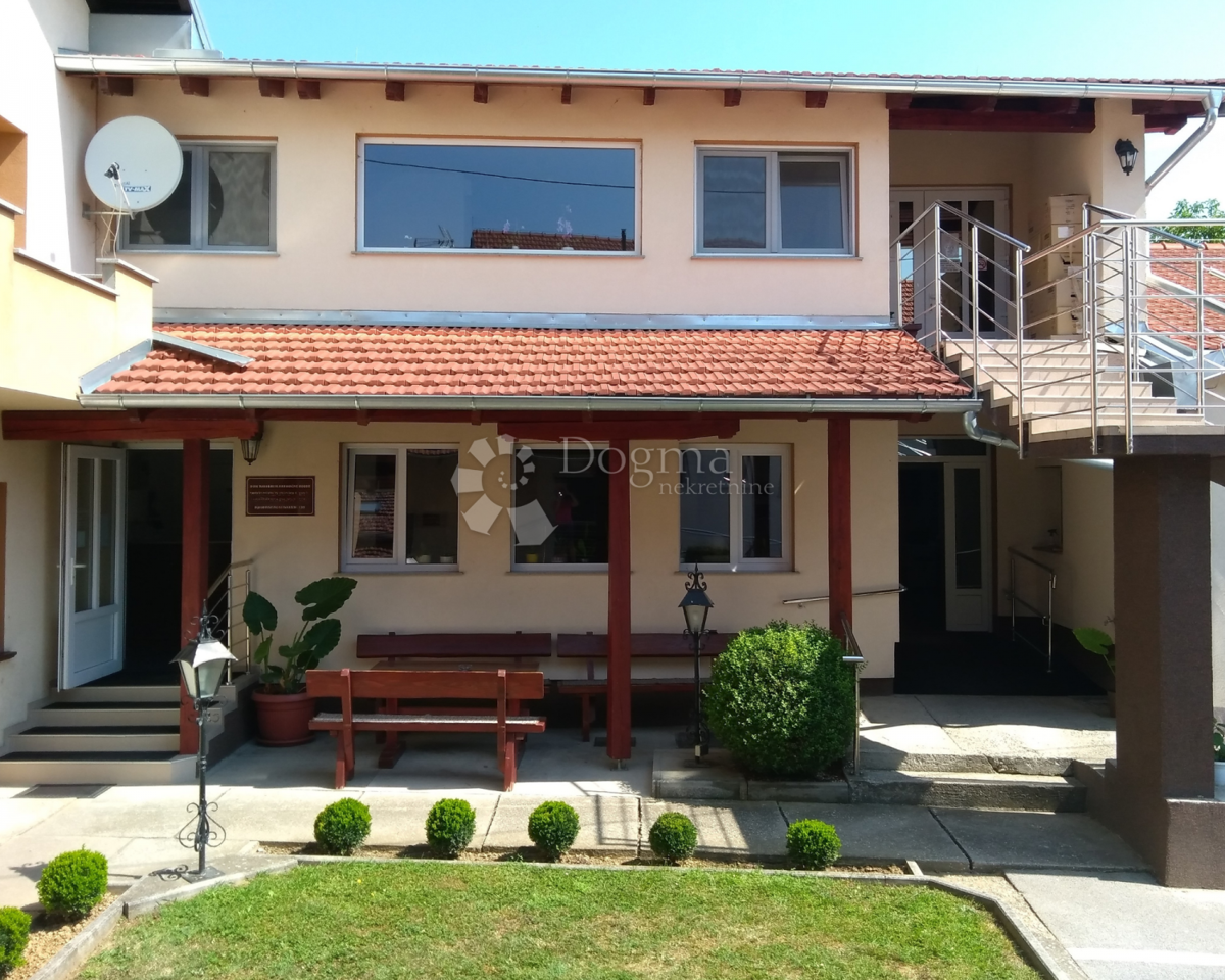 Hiša Trojstveni Markovac, Bjelovar, 541m2