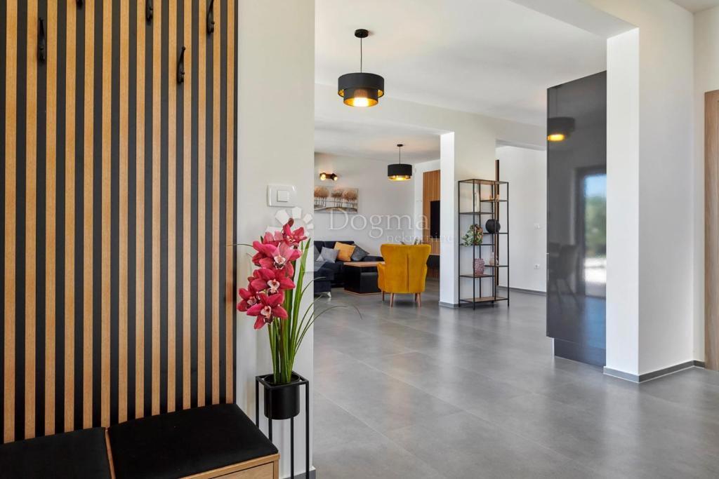 Hiša Loborika, Marčana, 162m2