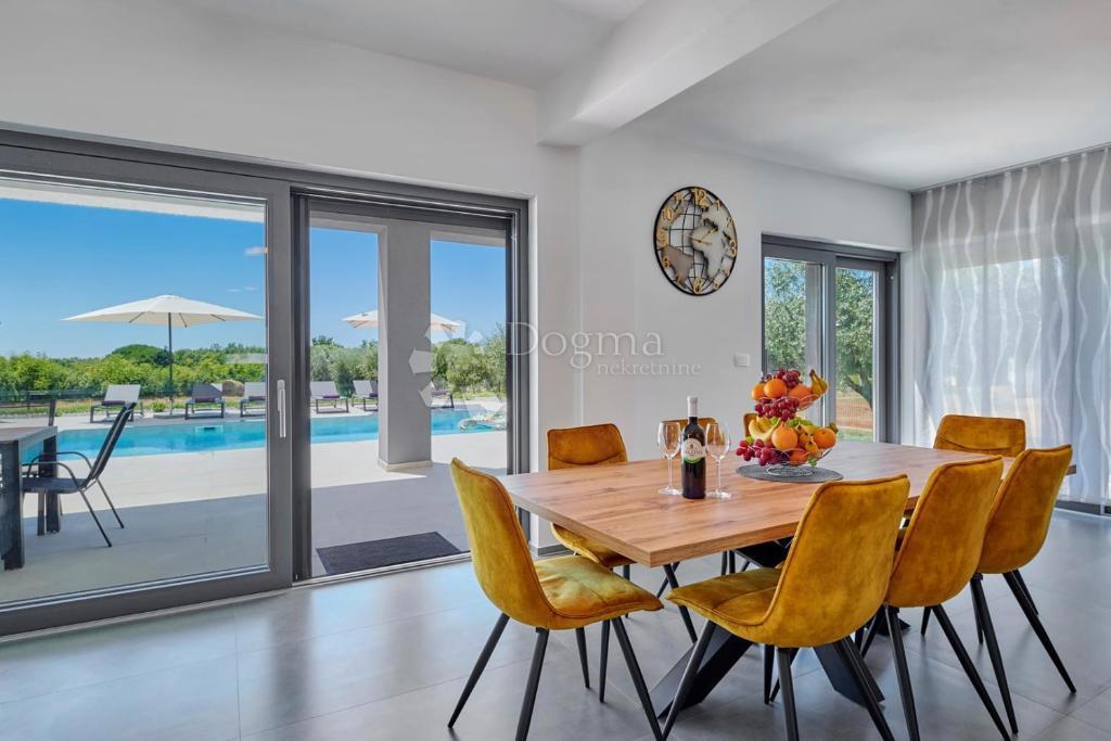 Hiša Loborika, Marčana, 162m2