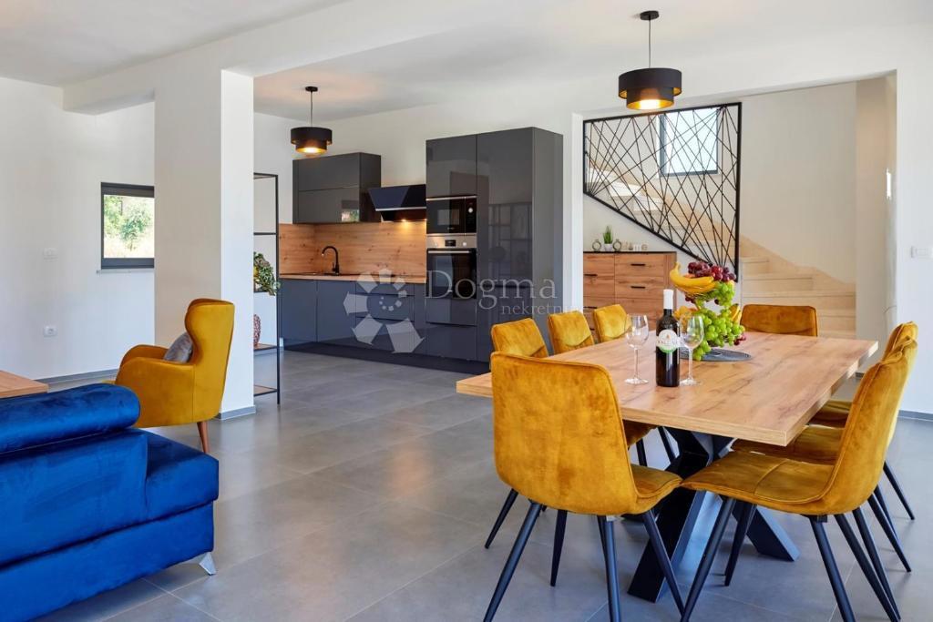 Hiša Loborika, Marčana, 162m2