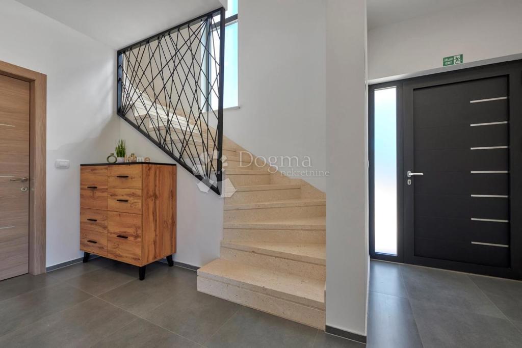 Hiša Loborika, Marčana, 162m2