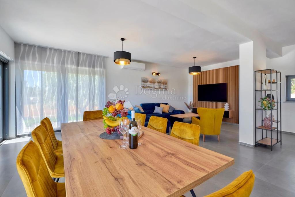 Hiša Loborika, Marčana, 162m2