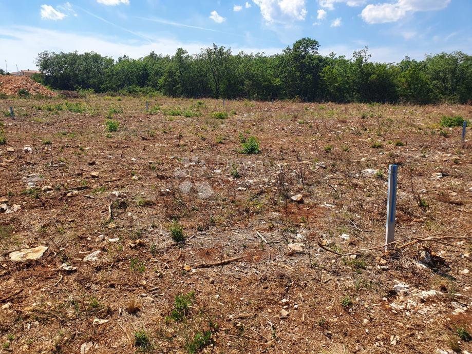 Zazidljivo zemljišče Sukošan, 730m2