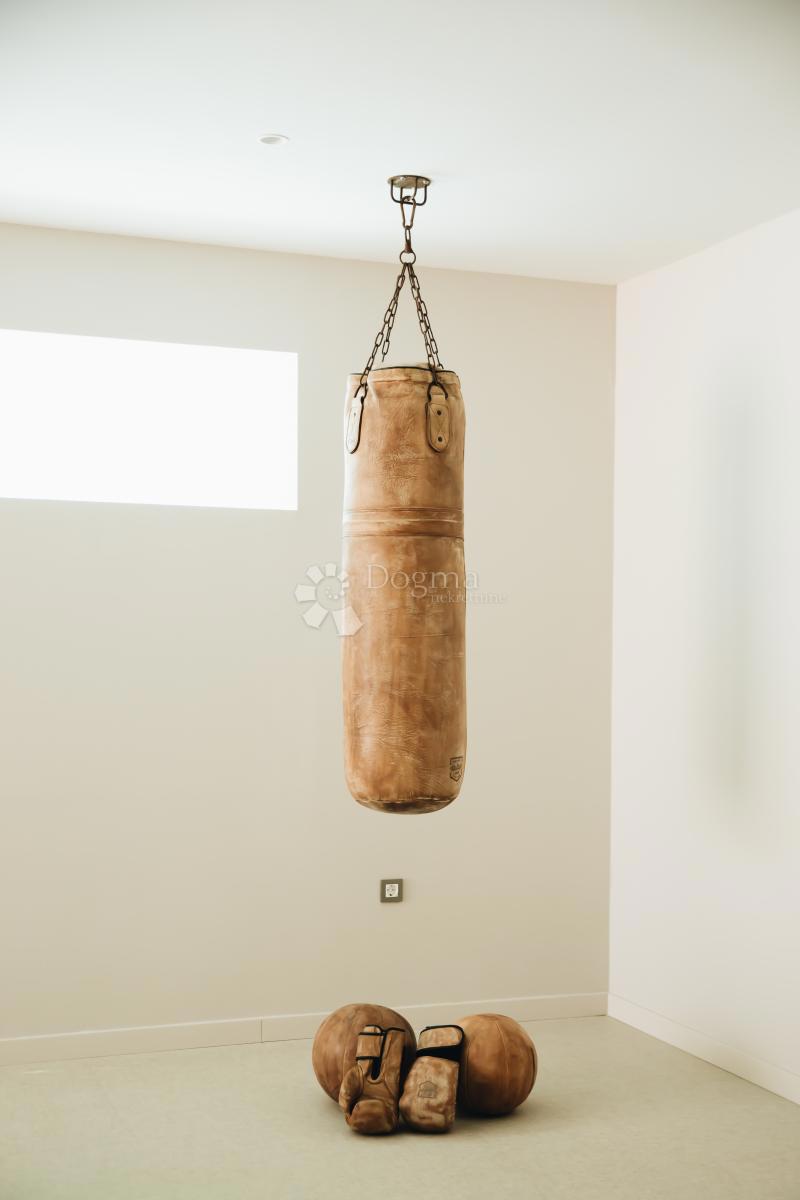 Hiša Žrnovo, Korčula, 360m2