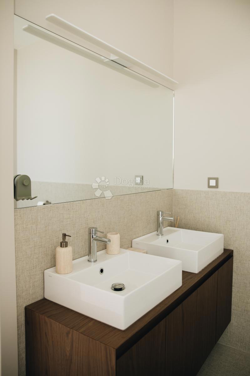 Hiša Žrnovo, Korčula, 360m2