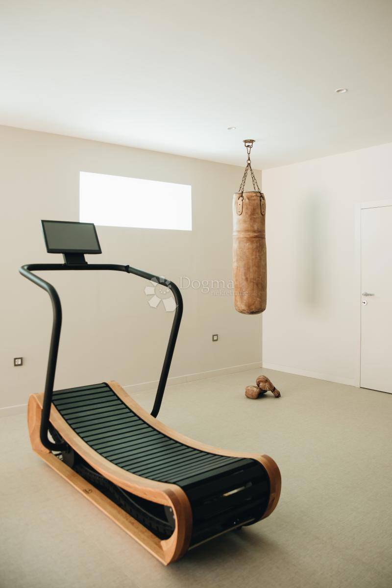 Hiša Žrnovo, Korčula, 360m2