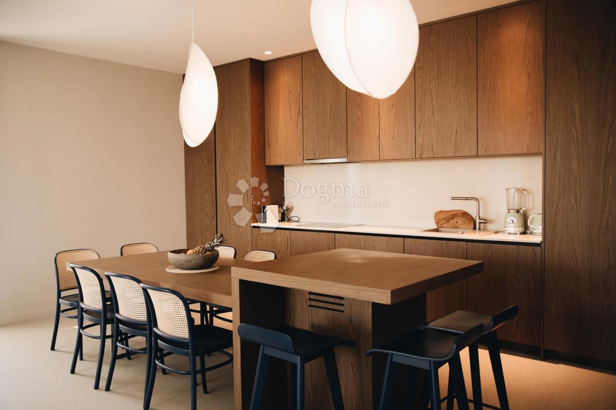 Hiša Žrnovo, Korčula, 360m2