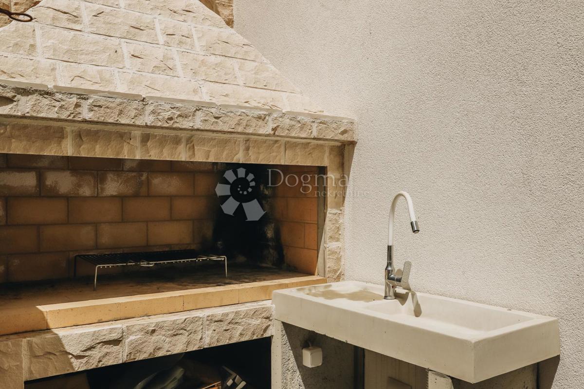 Hiša Žrnovo, Korčula, 360m2