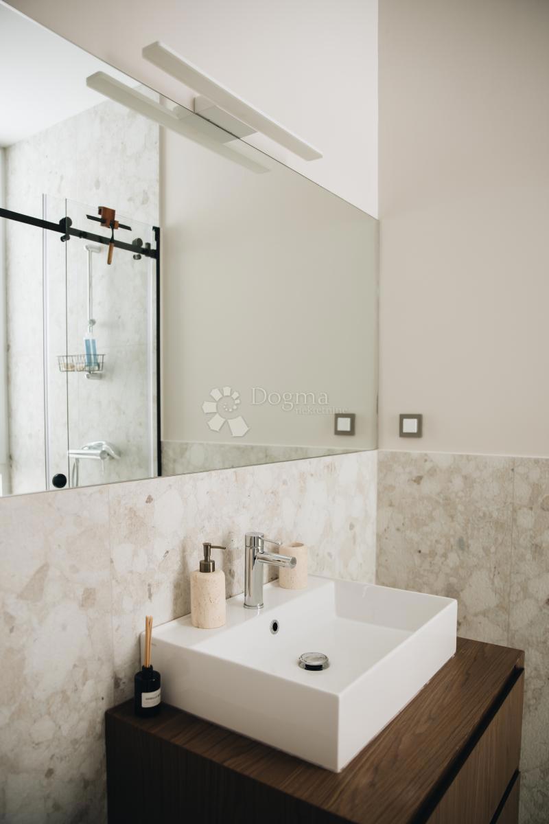 Hiša Žrnovo, Korčula, 360m2