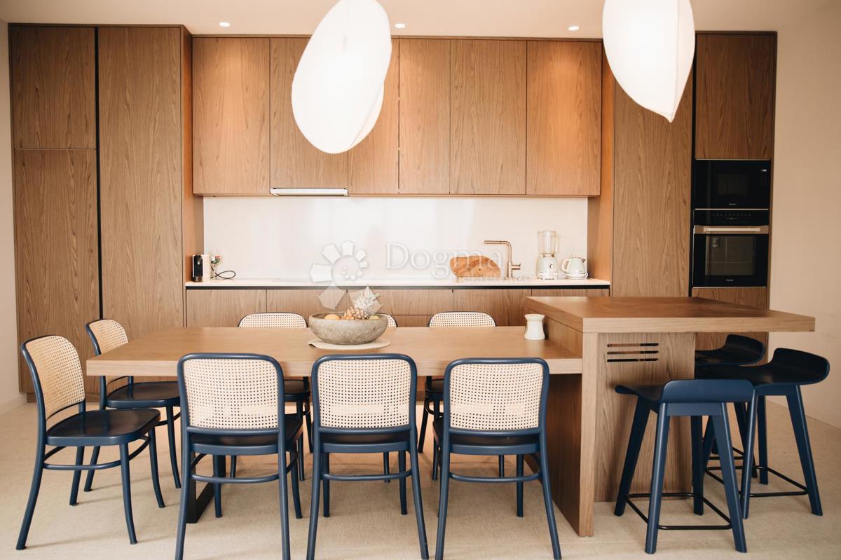 Hiša Žrnovo, Korčula, 360m2