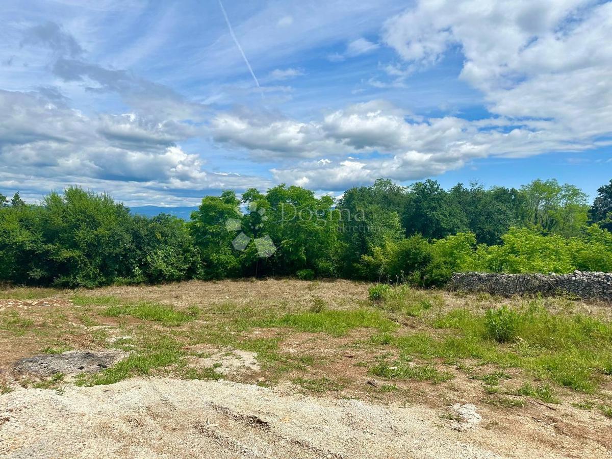 Zemljišče Labin, 825m2