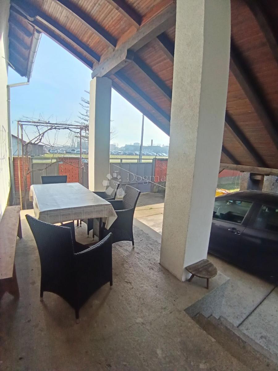 Hiša Đakovo, 220m2