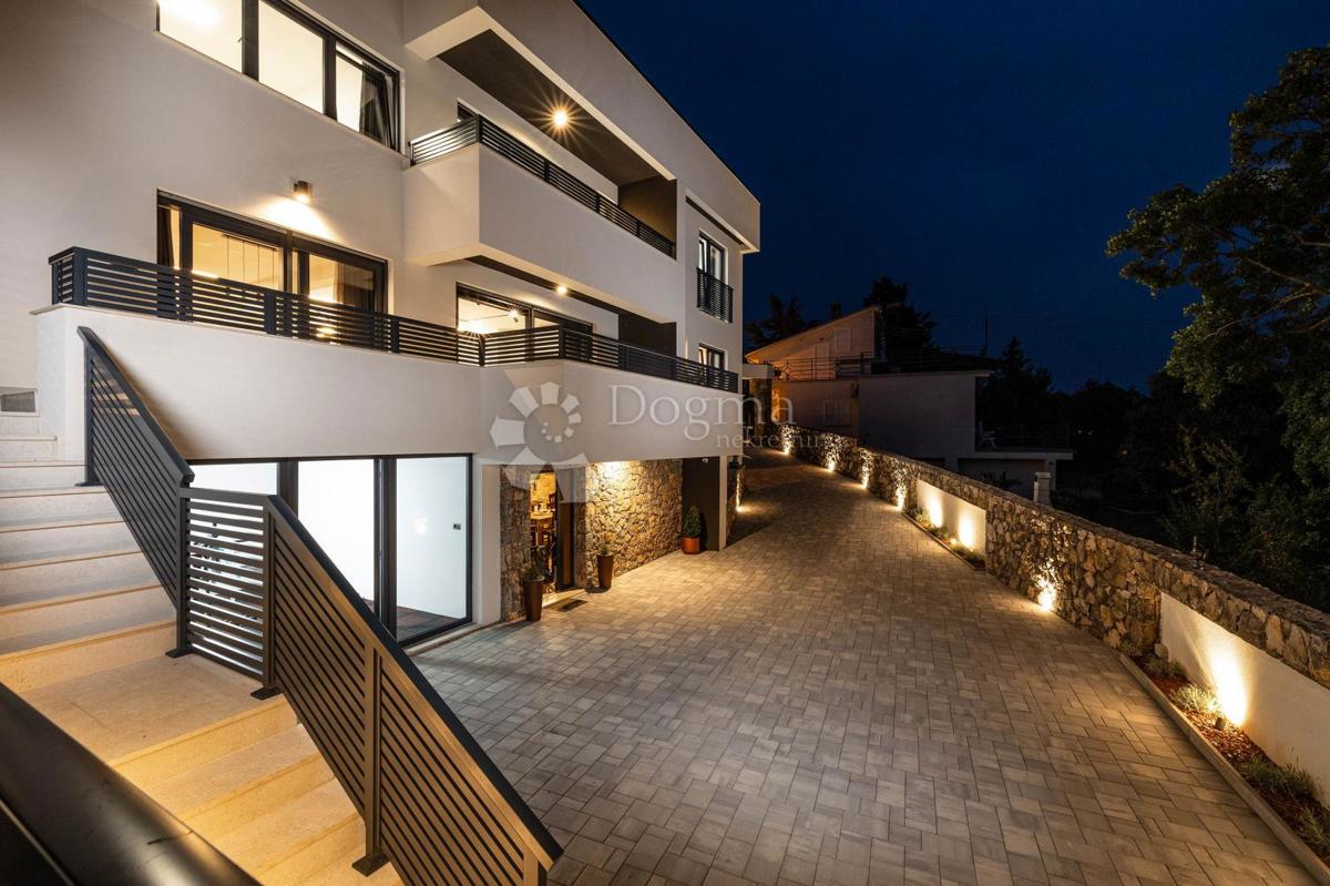 Hiša Novi Vinodolski, 300m2