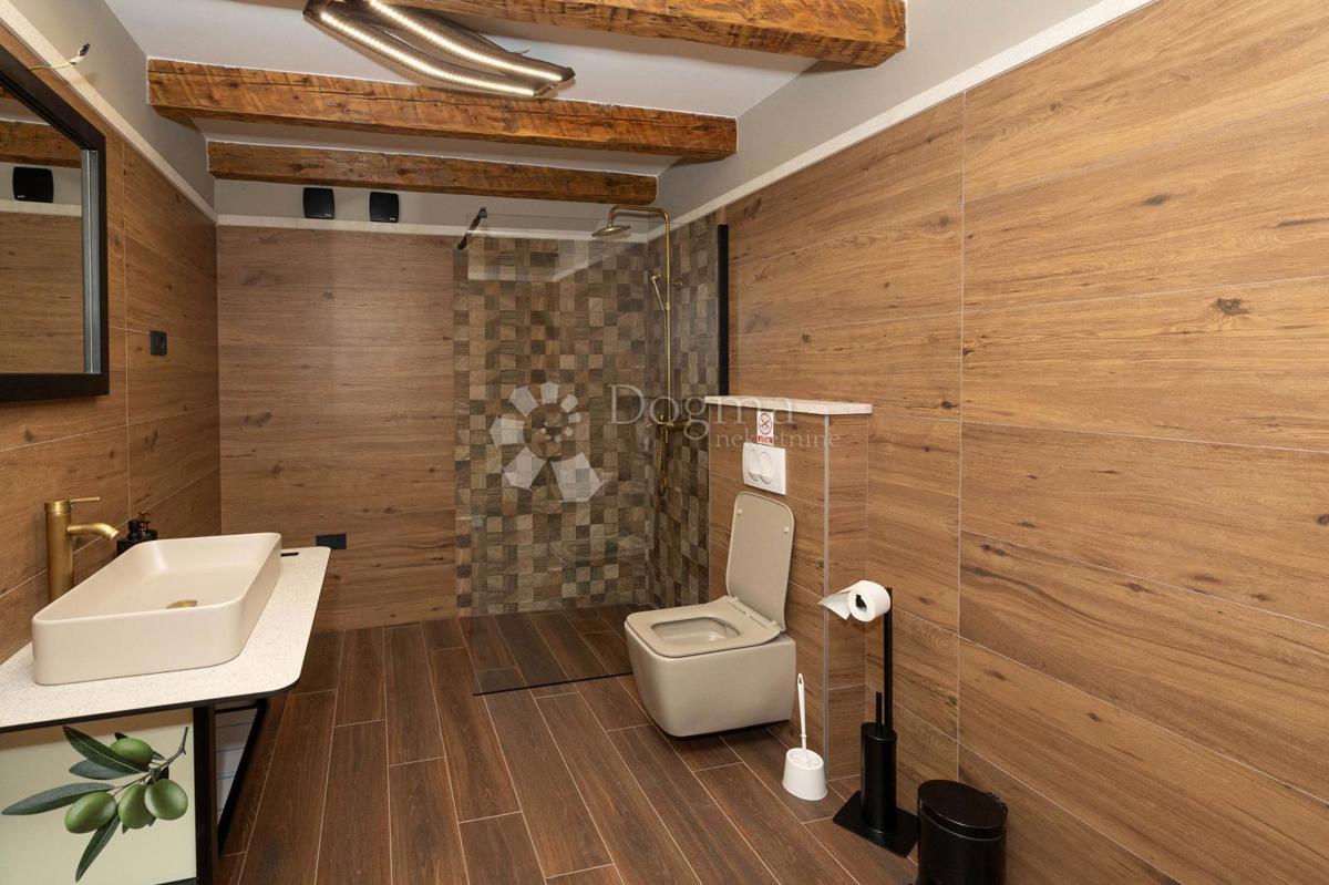 Hiša Novi Vinodolski, 300m2