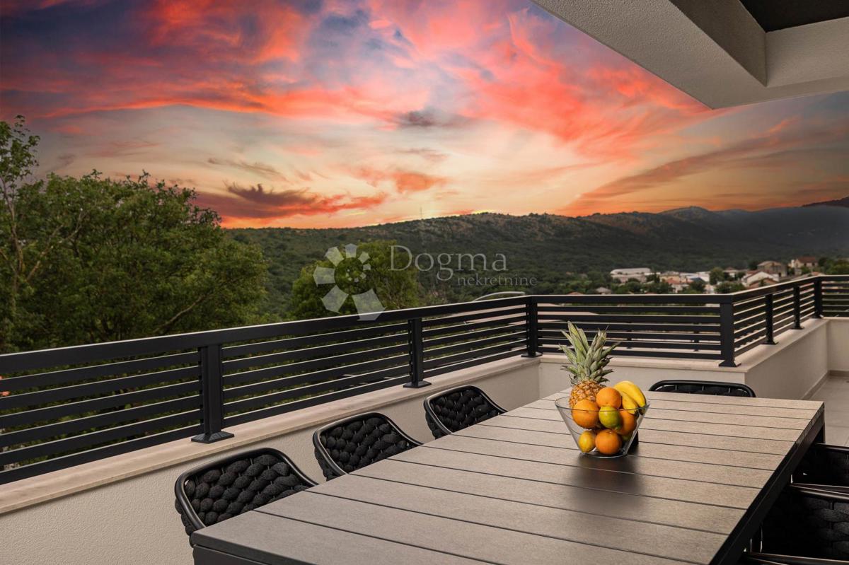 Hiša Novi Vinodolski, 300m2