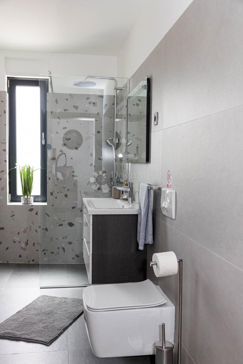 Hiša Novi Vinodolski, 300m2