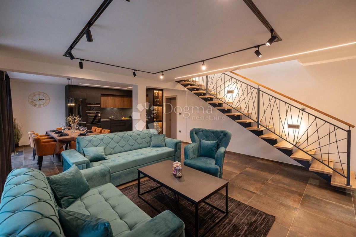 Hiša Novi Vinodolski, 300m2