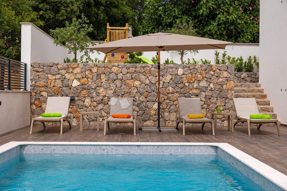 Hiša Novi Vinodolski, 300m2