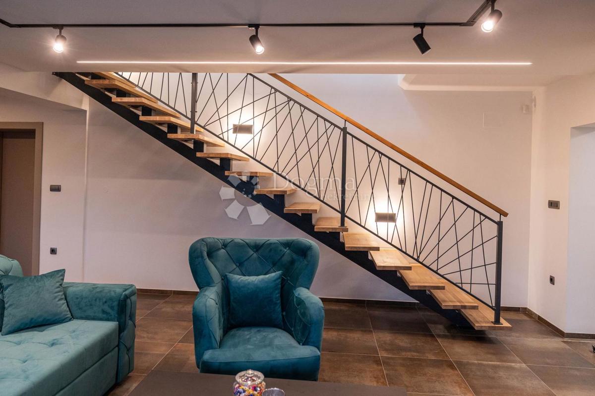 Hiša Novi Vinodolski, 300m2