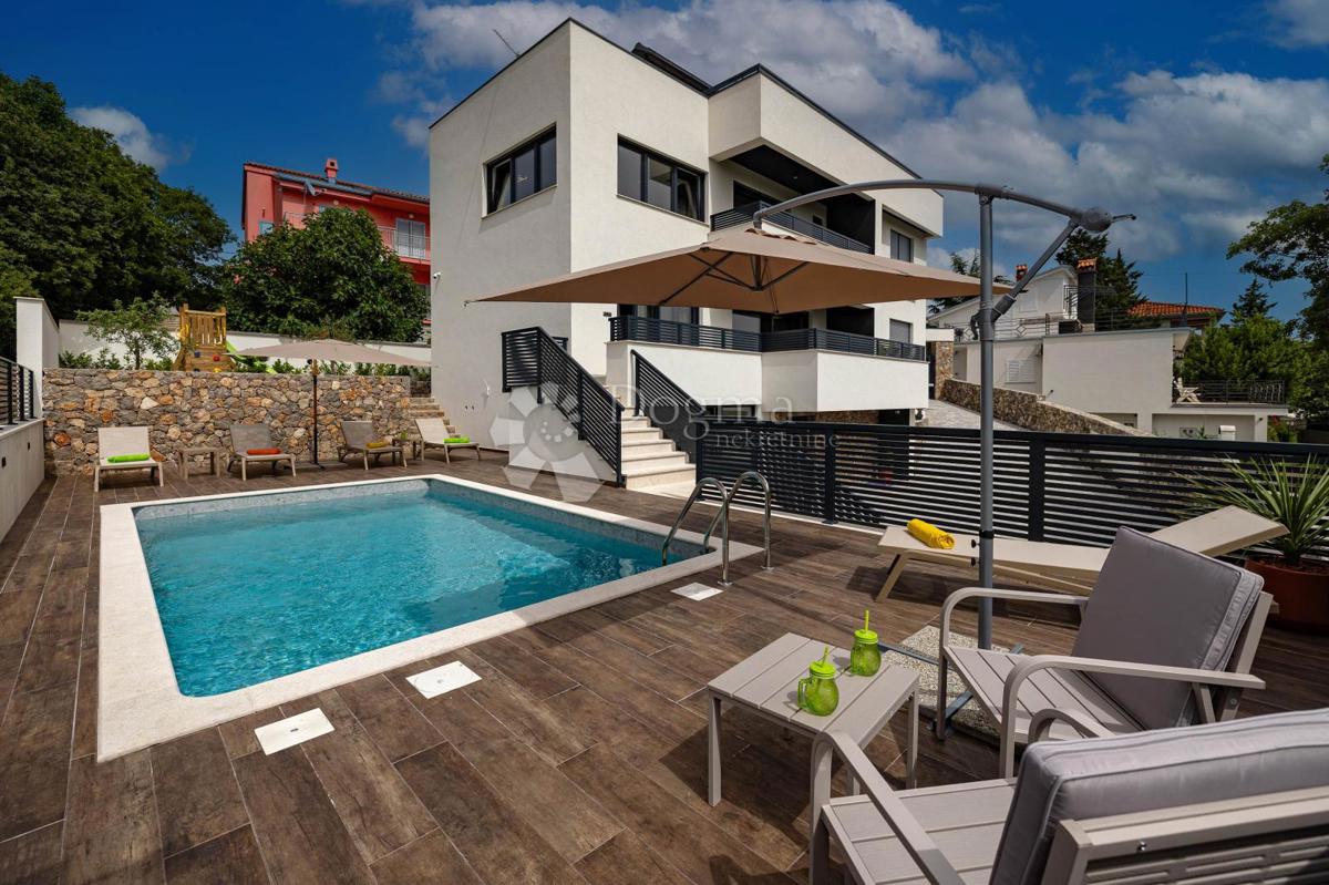 Hiša Novi Vinodolski, 300m2