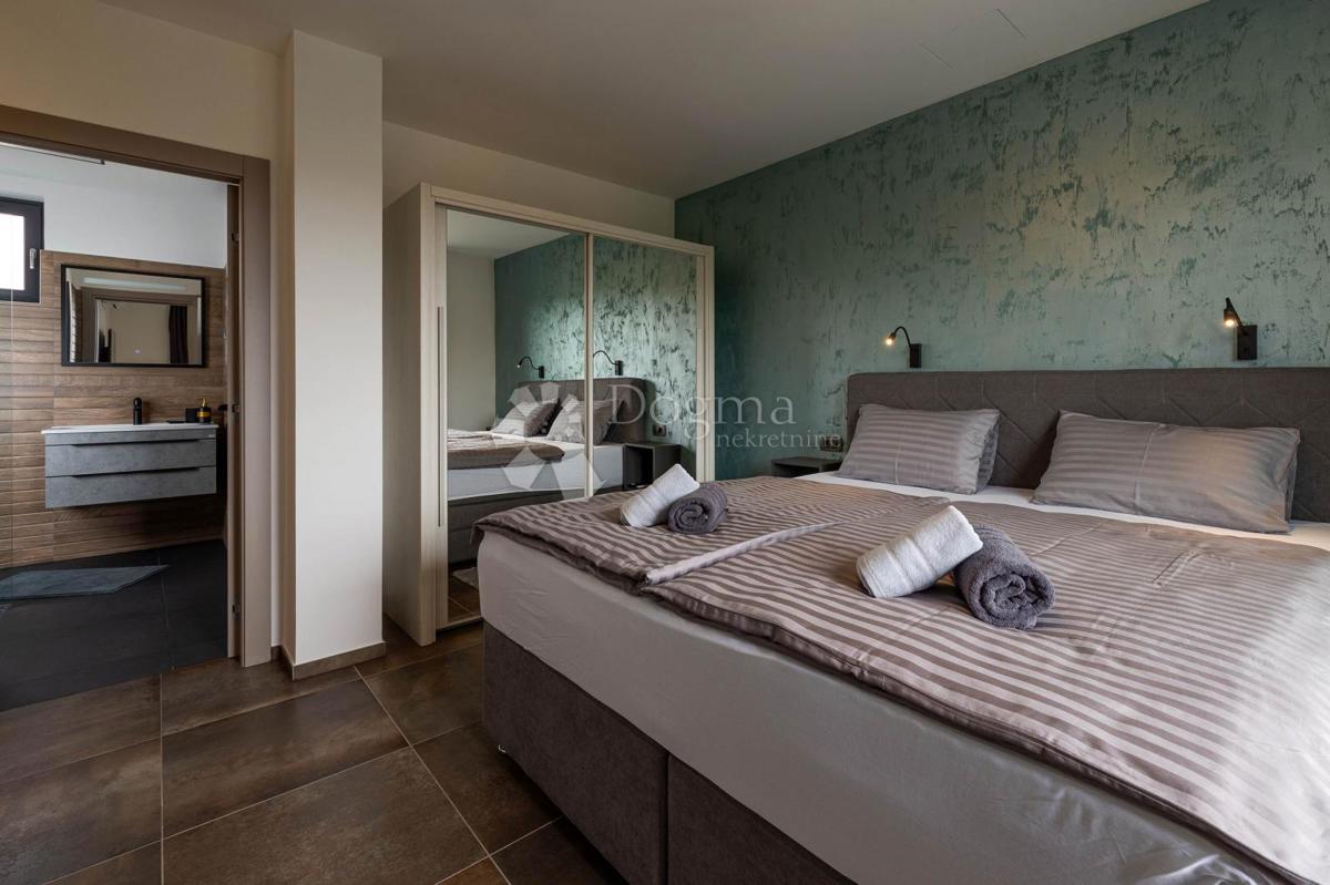 Hiša Novi Vinodolski, 300m2