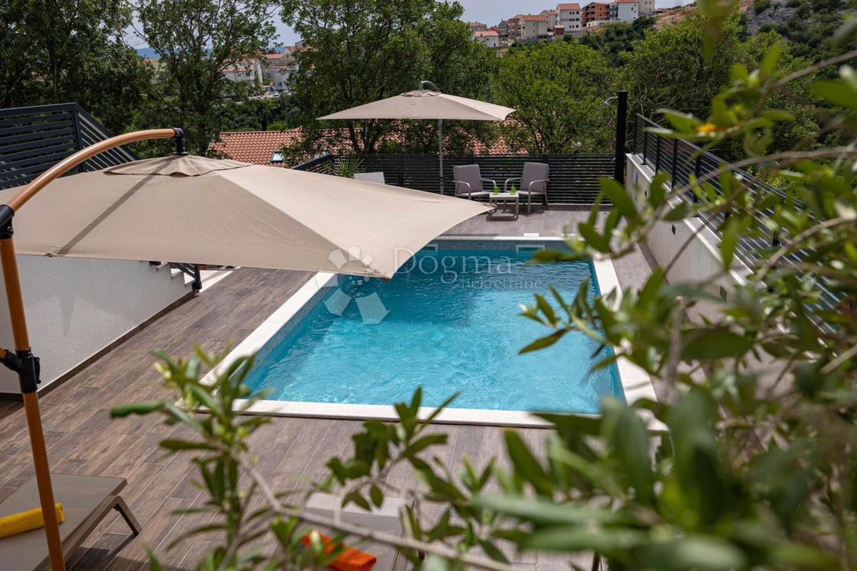 Hiša Novi Vinodolski, 300m2