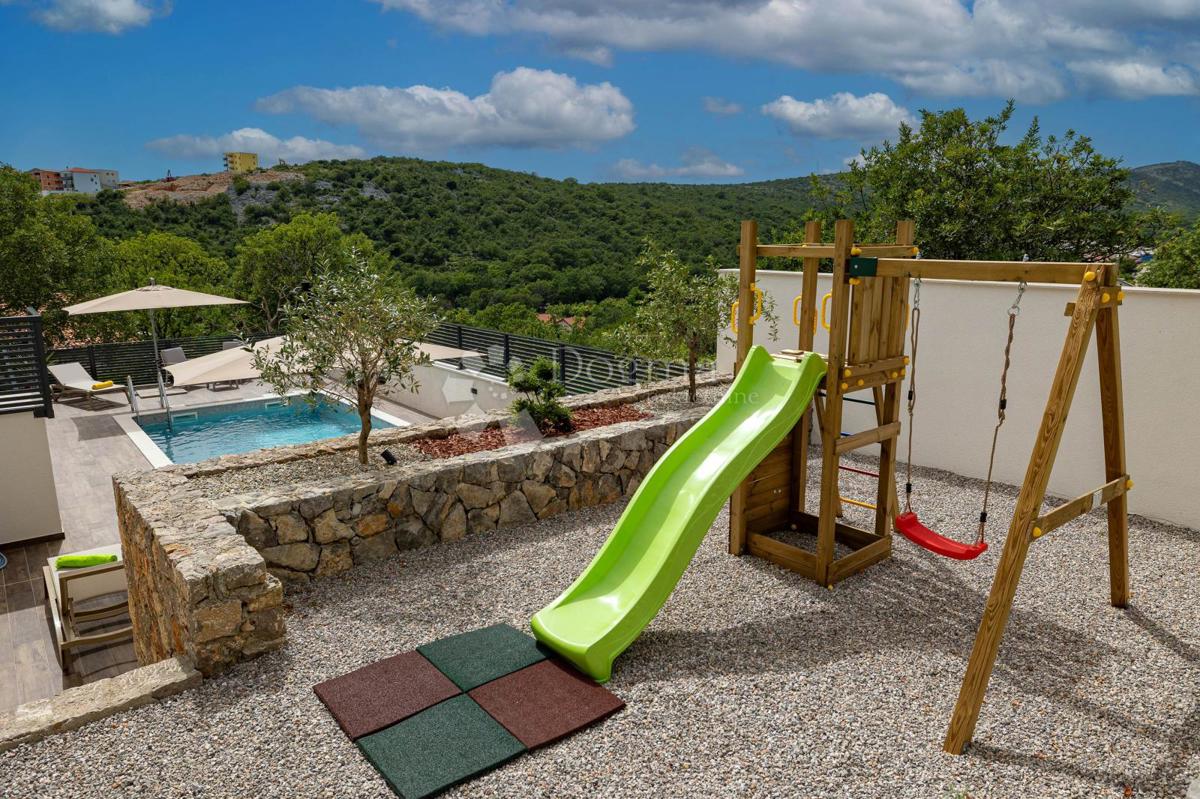 Hiša Novi Vinodolski, 300m2