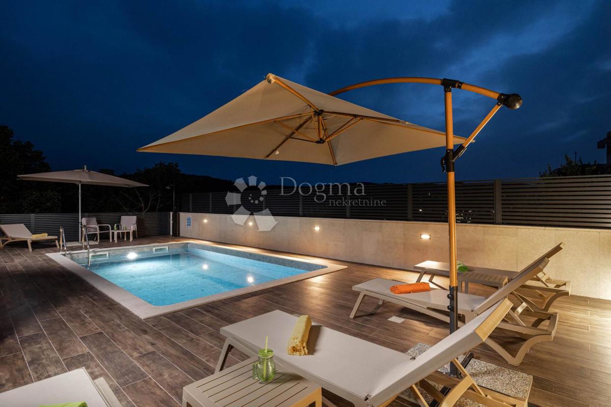 Hiša Novi Vinodolski, 300m2