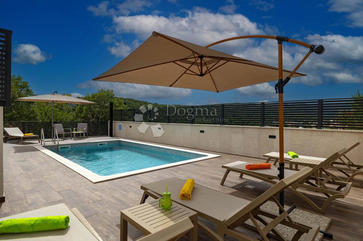 Hiša Novi Vinodolski, 300m2