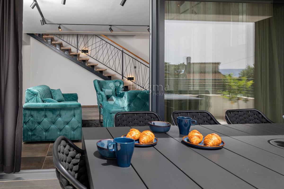 Hiša Novi Vinodolski, 300m2