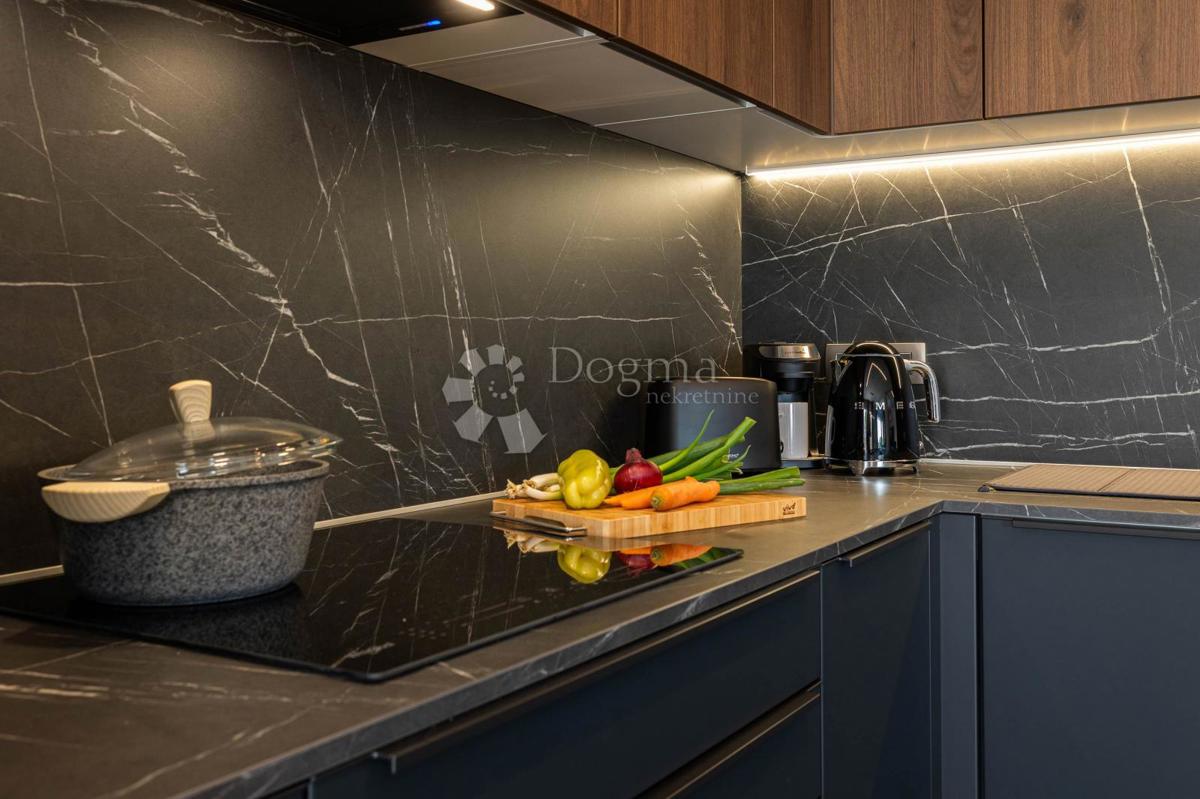 Hiša Novi Vinodolski, 300m2