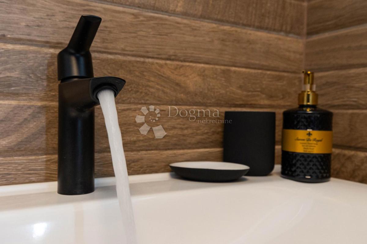 Hiša Novi Vinodolski, 300m2