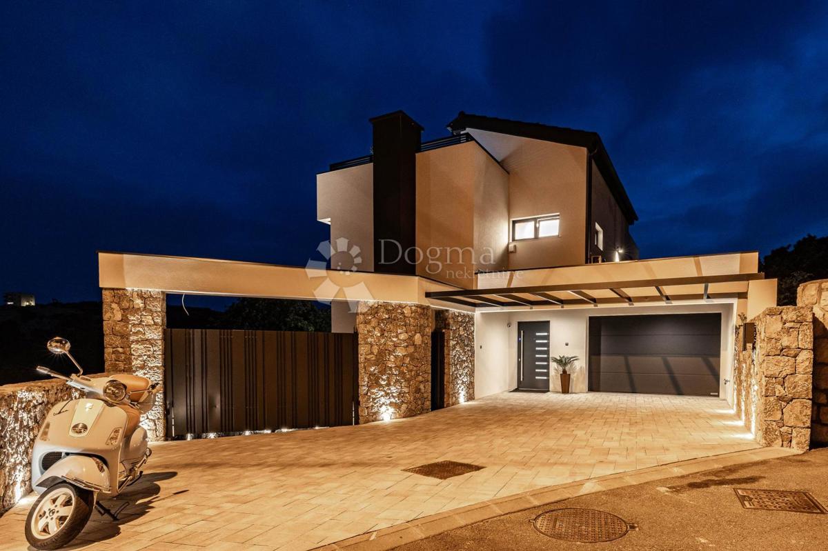 Hiša Novi Vinodolski, 300m2