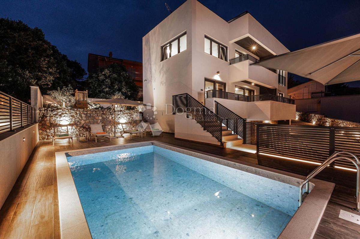 Hiša Novi Vinodolski, 300m2