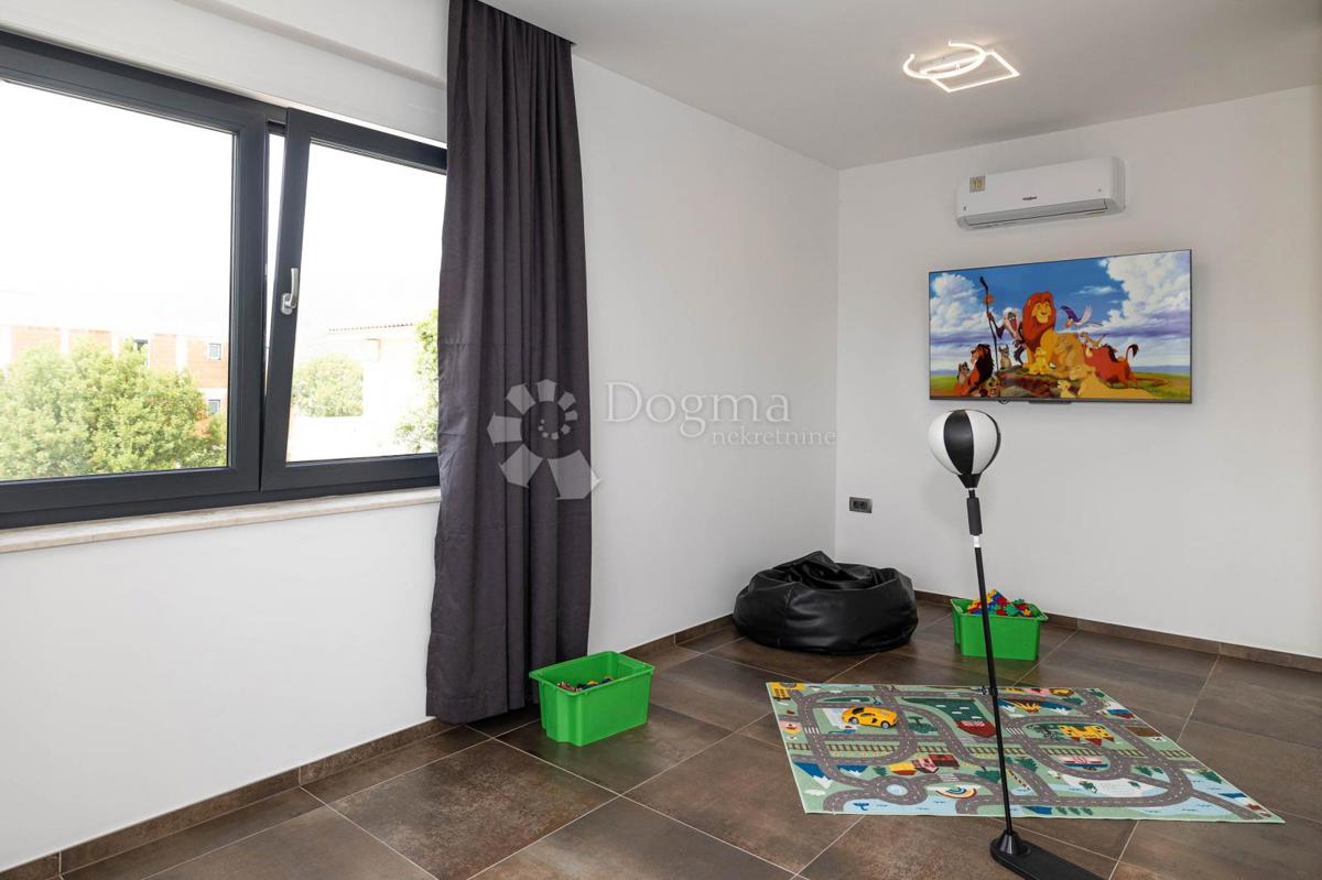 Hiša Novi Vinodolski, 300m2