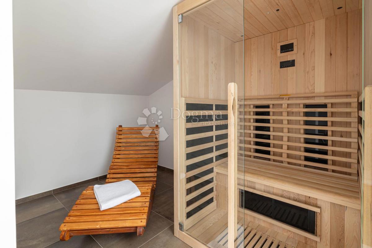 Hiša Novi Vinodolski, 300m2