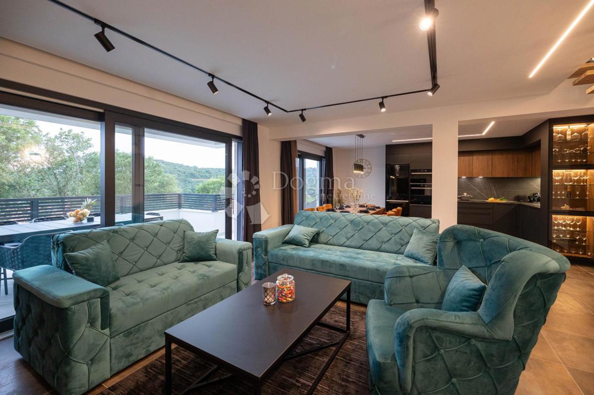 Hiša Novi Vinodolski, 300m2