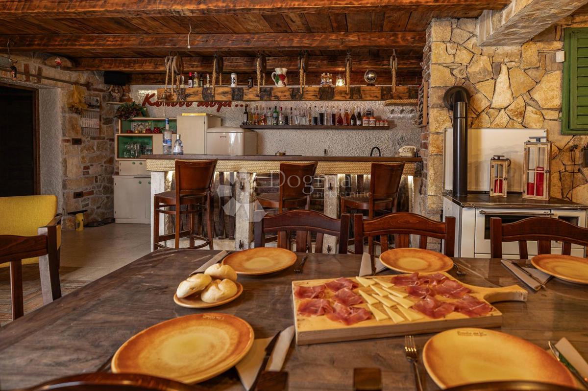 Hiša Novi Vinodolski, 300m2