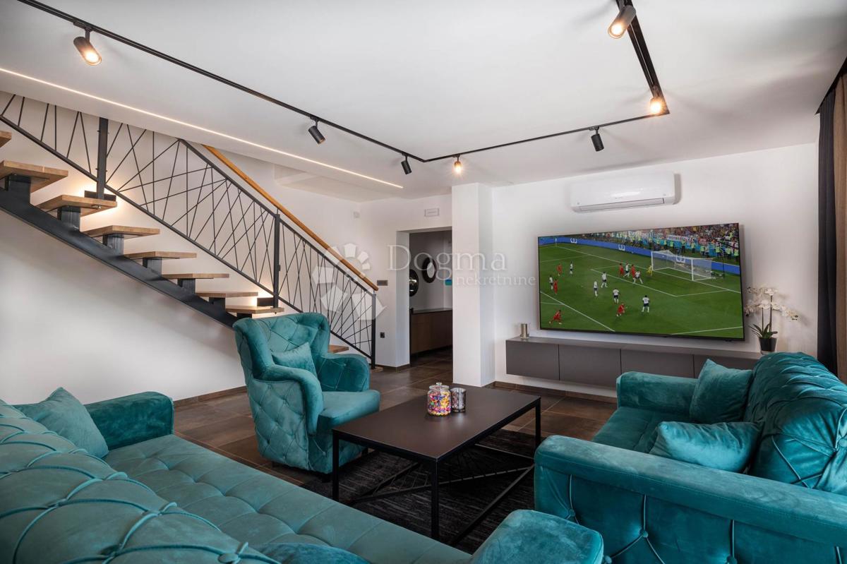 Hiša Novi Vinodolski, 300m2